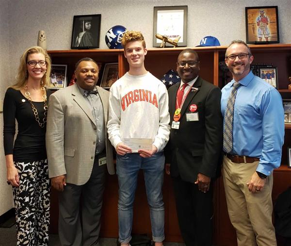  Norview Student Receives Award